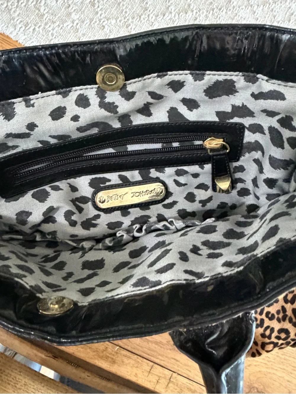 Betsey Johnson Leopard Print Tote with Black Trim & Gold Rope Heart - Picture 4 of 4